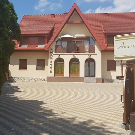 Amaretto Szallas Miskolc Exteriör bild