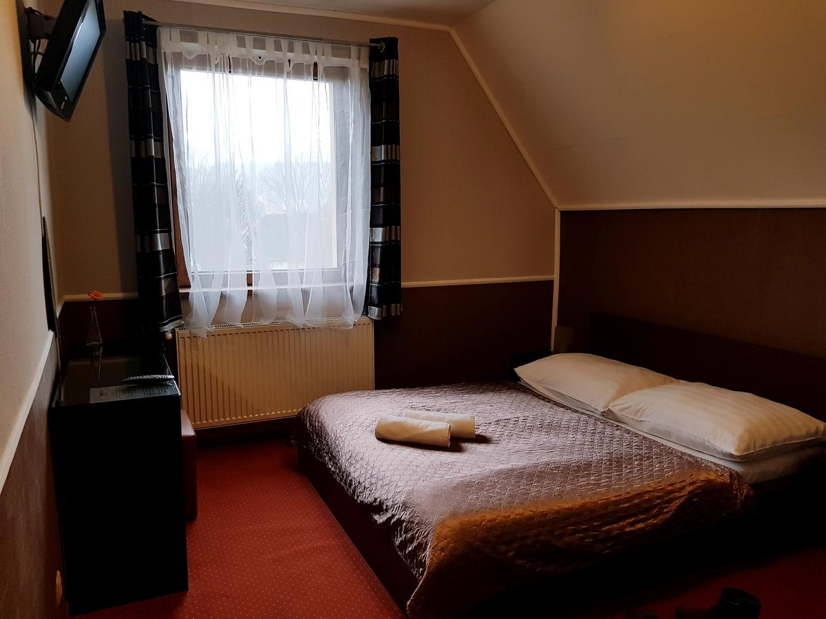 Amaretto Szallas Miskolc Exteriör bild