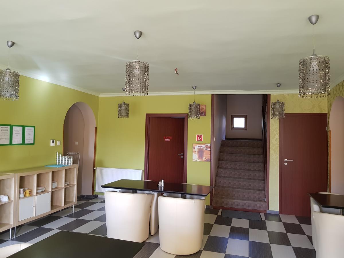 Amaretto Szallas Miskolc Exteriör bild