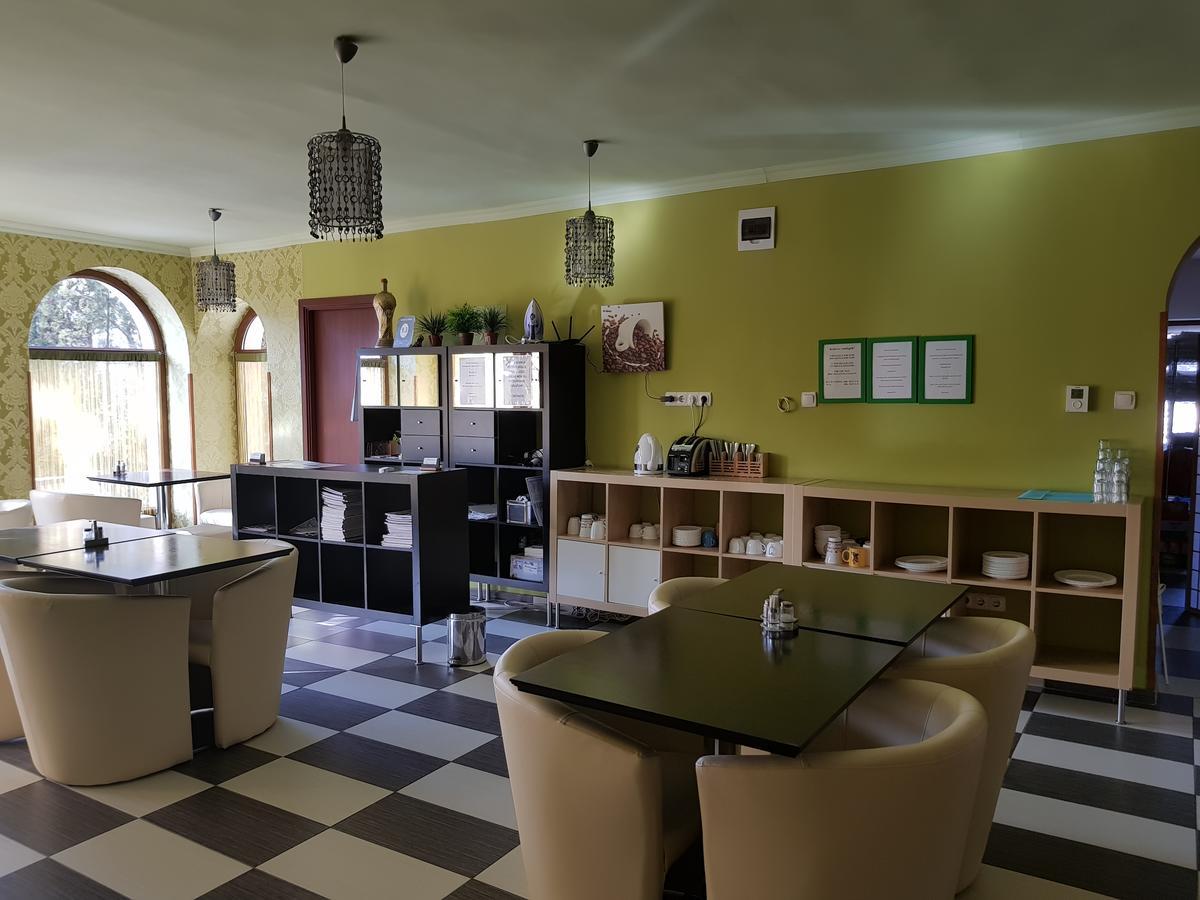 Amaretto Szallas Miskolc Exteriör bild