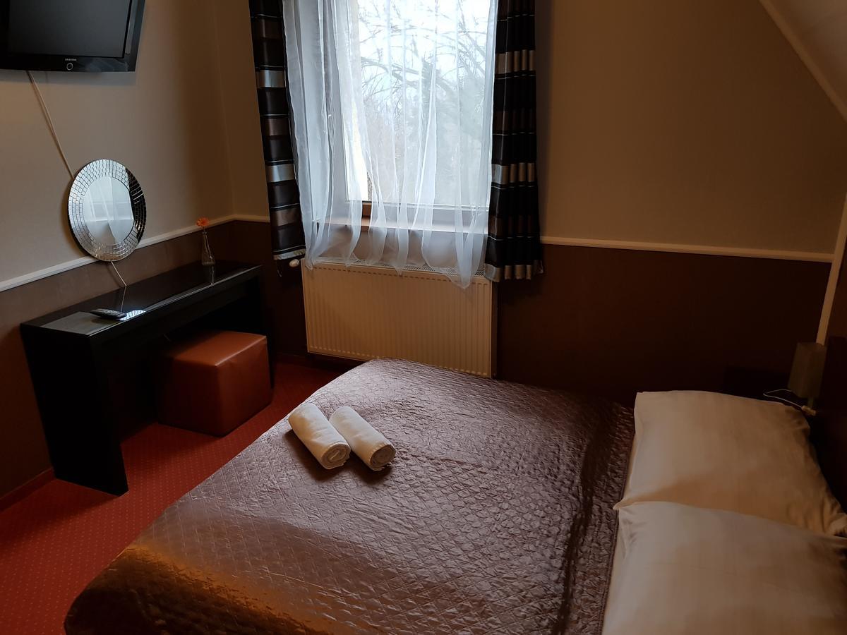 Amaretto Szallas Miskolc Exteriör bild